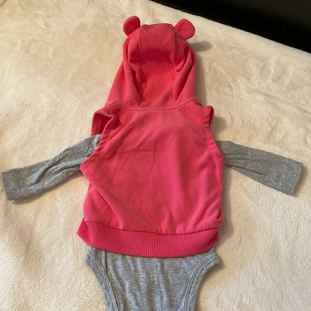 Carter’s baby girl matching outfit size 3M